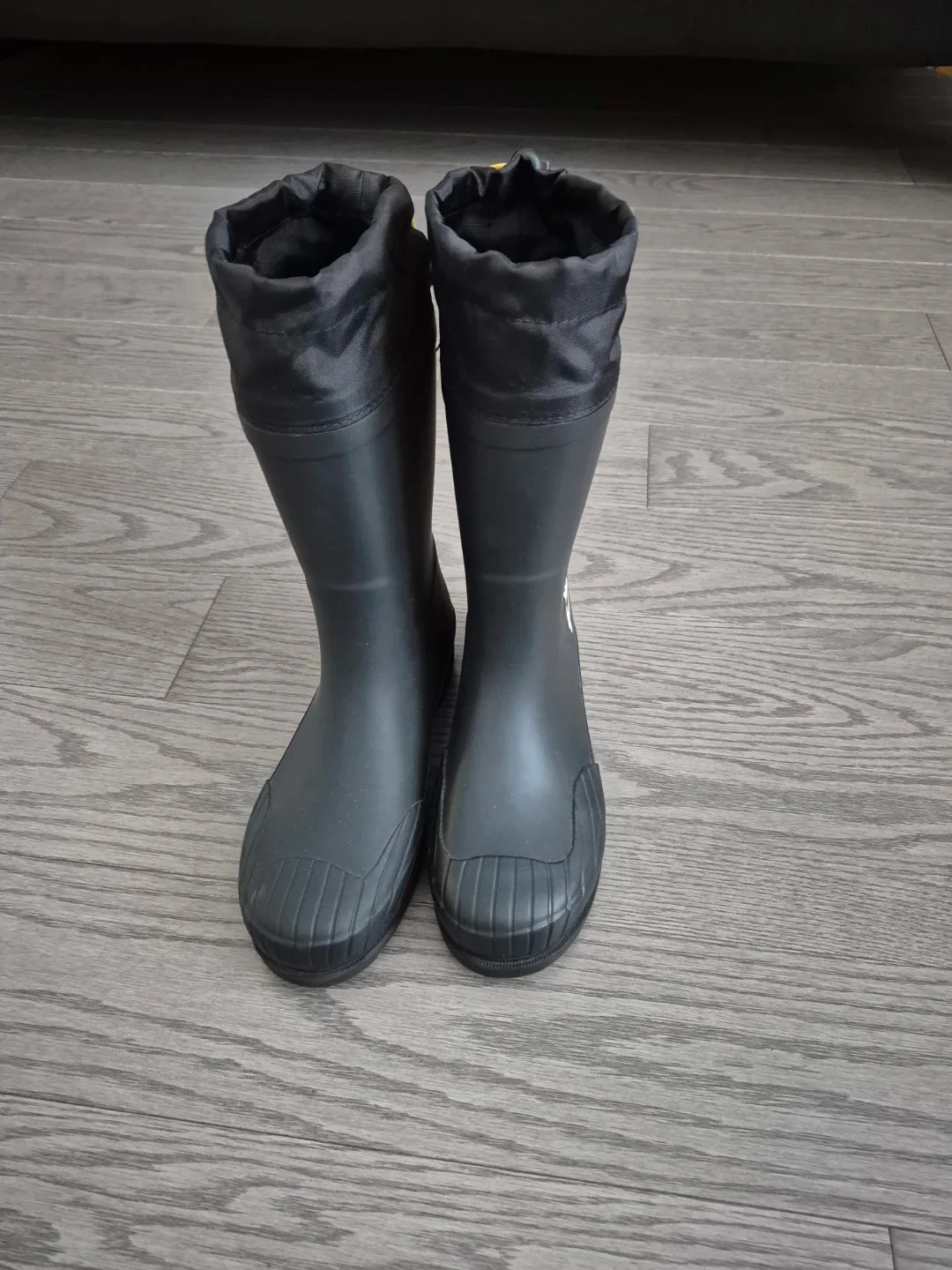 Zara  Black Rubber Rain Boots for boys