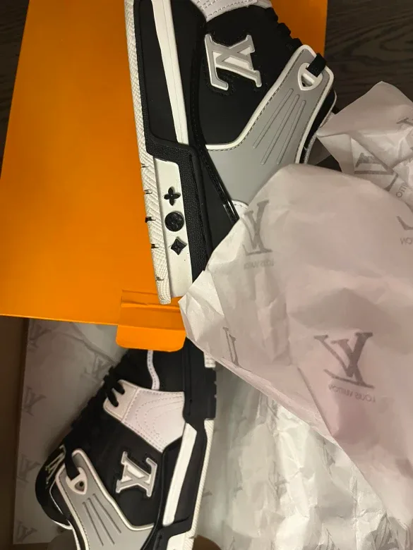 Louis Vuitton LV Archlight Sneaker Size 9