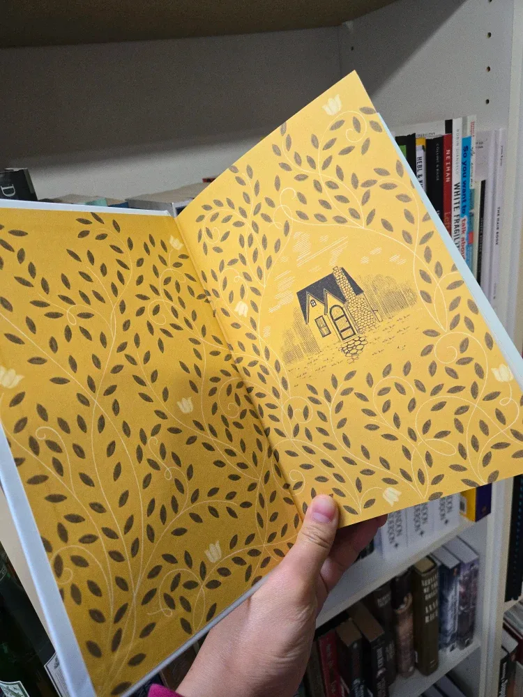 Little Women hardcover image indicator(2)