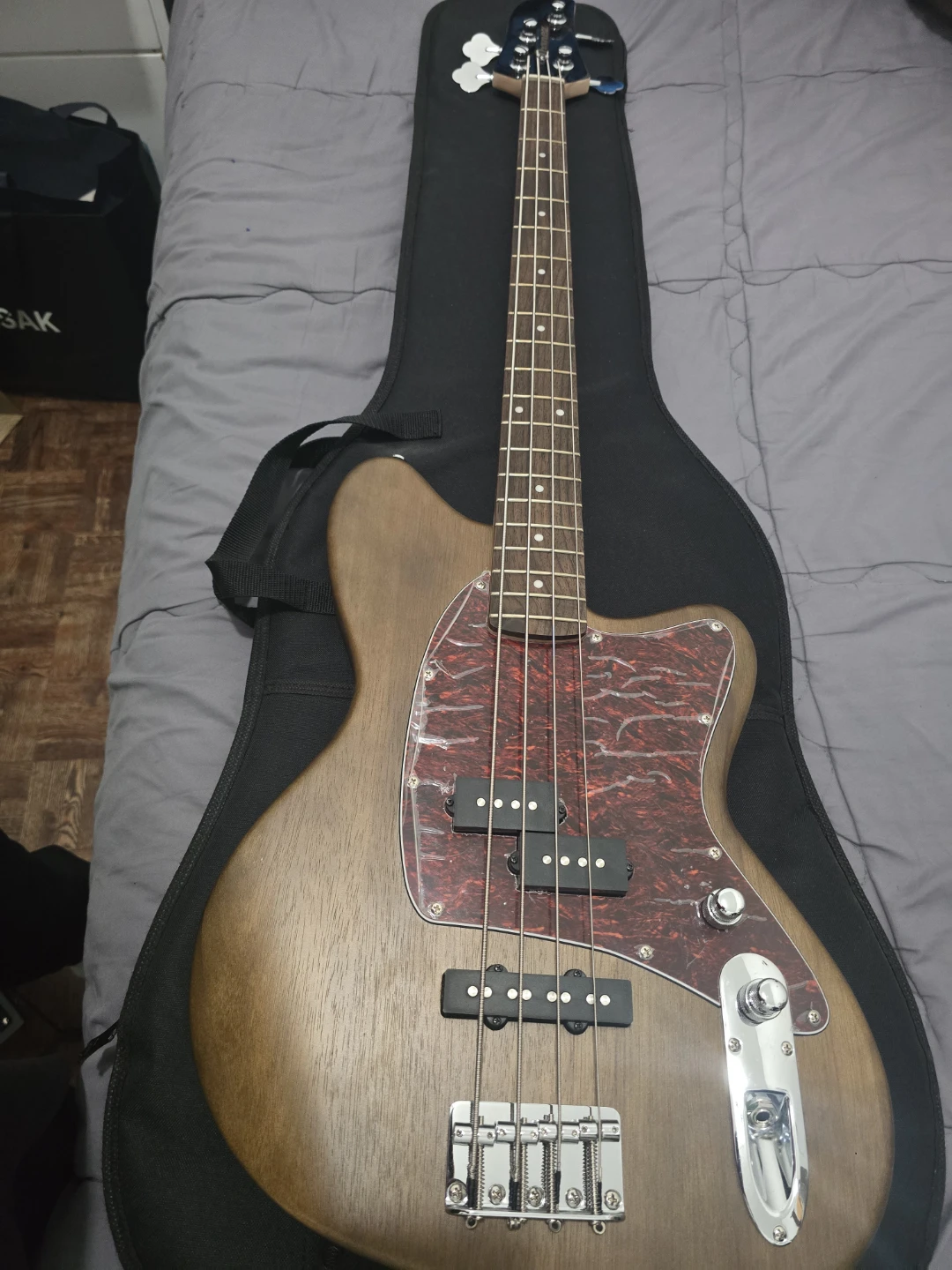 Ibanez Bass Guitar - photo 2