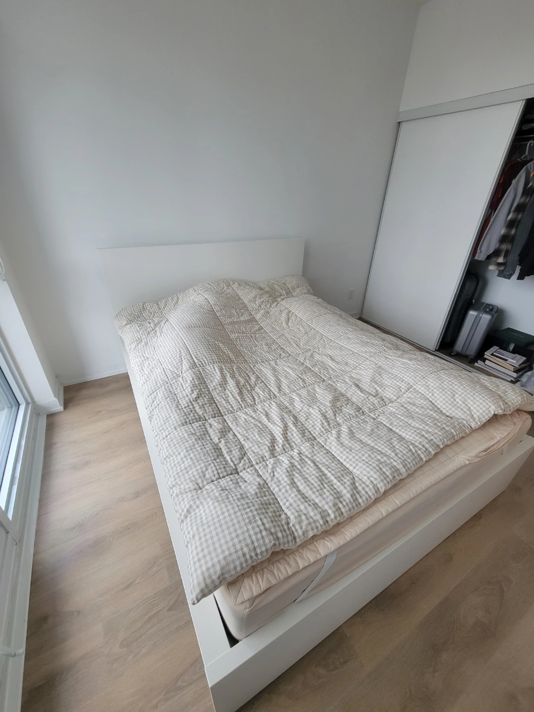 Mattress and Bed Frame (Queen Size) - photo 3