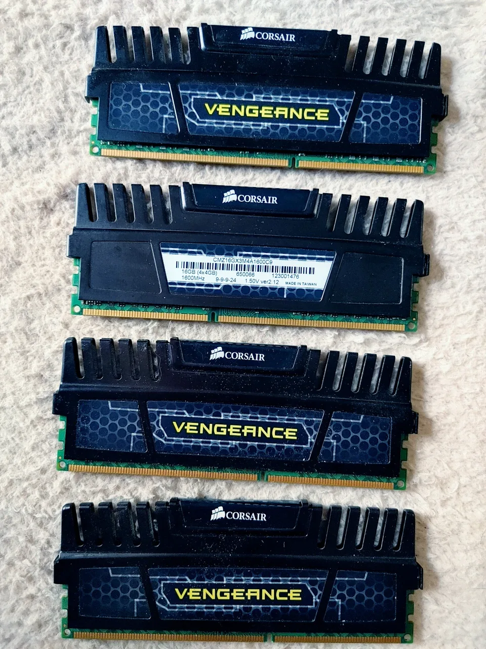 Corsair Vengeance 16GB (4x4GB) RAM 1600MHz #Cleanout image indicator(2)