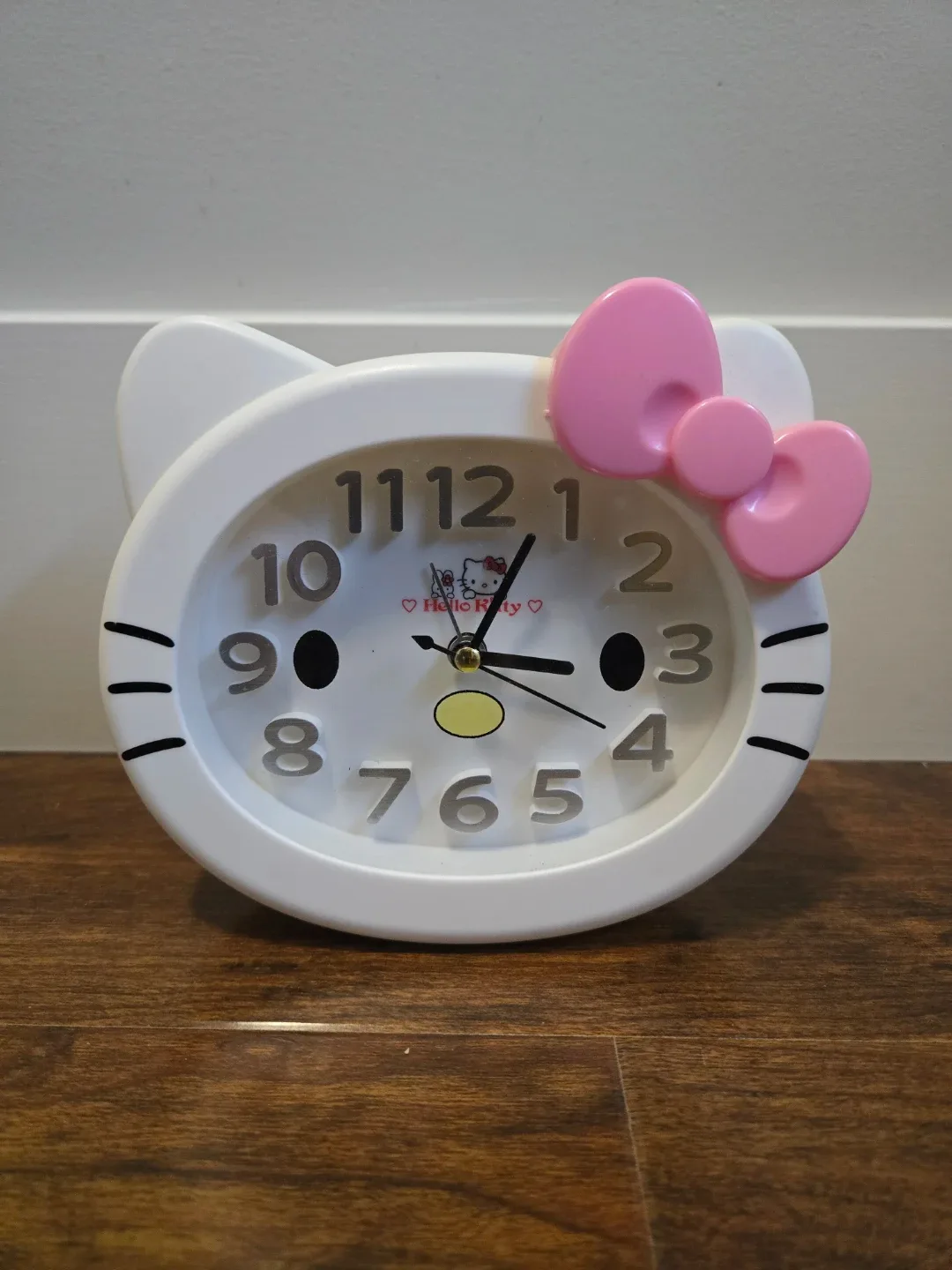 Hello Kitty Clock