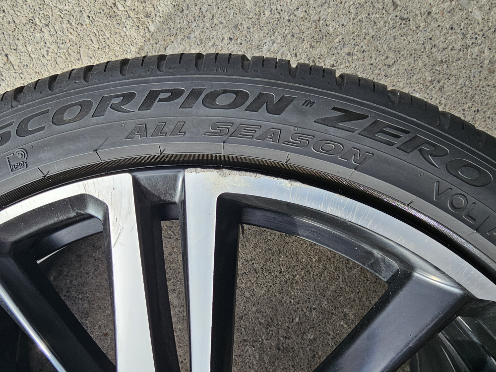 21" VOLVO XC60 O.E.M RIMS AND ALL SEASON TIRES 255/40 R21 - photo 5