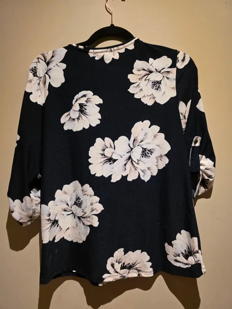 INC Floral Print Top image indicator(2)