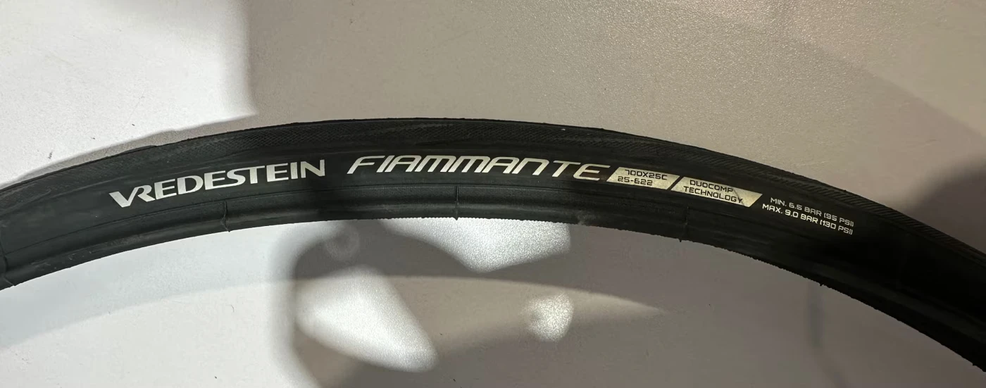 Brand new Vredestein Fiammante 700x25C Bike Tire
