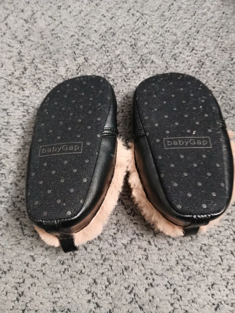 Gap Baby Black & Beige Baby Loafers image indicator(3)
