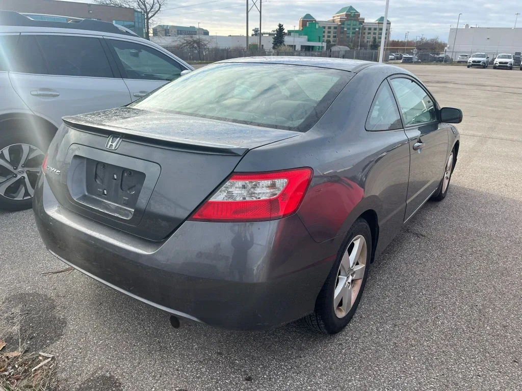 2010 Honda Civic Coupe - Grey 132000 km only image indicator(2)