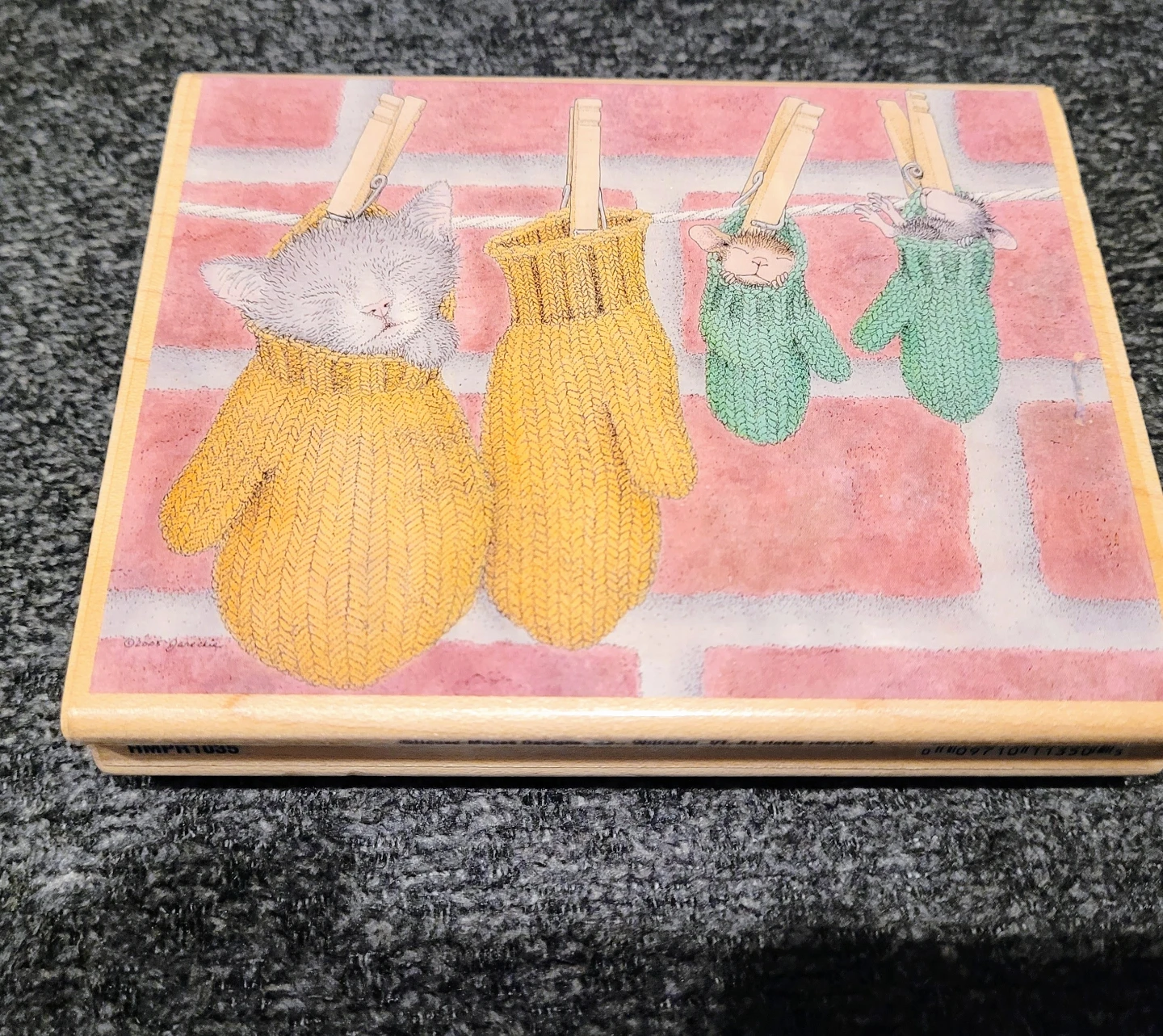 Penny Black Cozy Mittens Rubber Stamp
