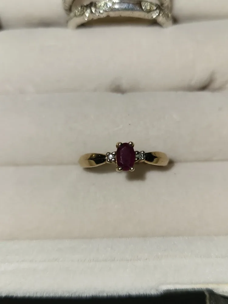 10K Gold Ring with Ruby & 2 diamonds