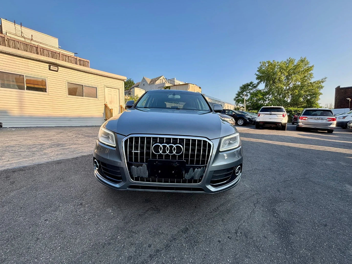 Audi Q5 Gray SUV - photo 2