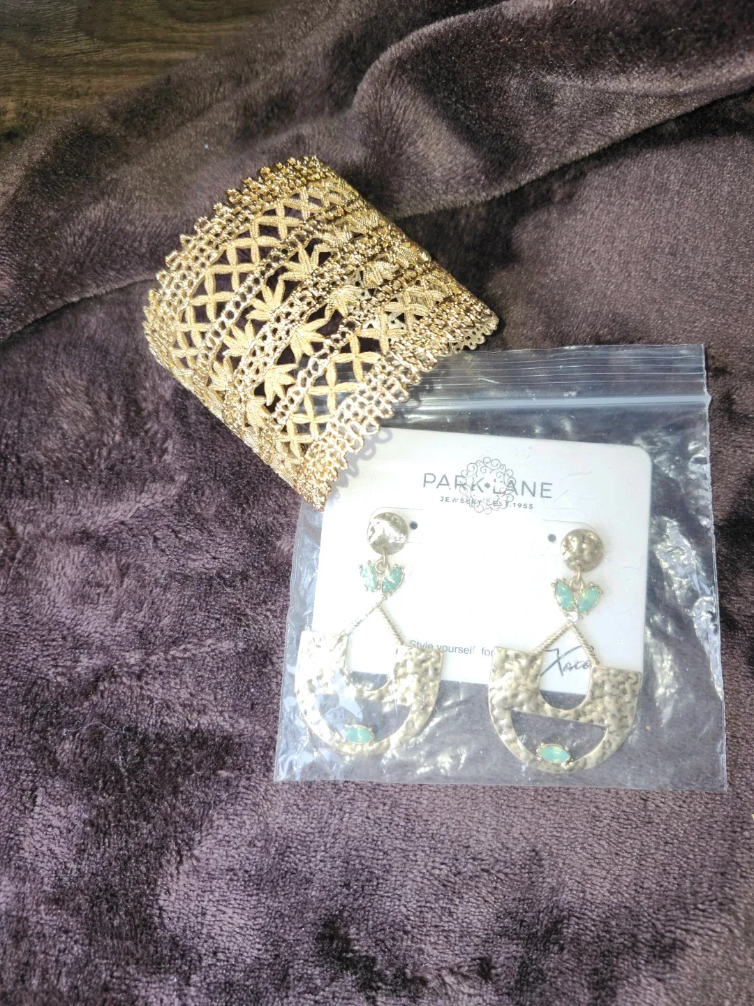 Park Lane Earrings & Bracelet Set image indicator(2)