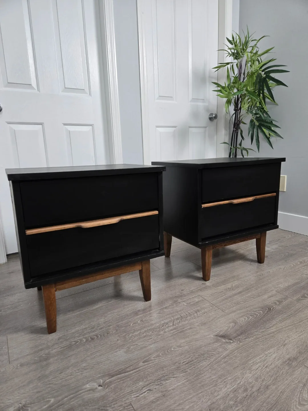 2 x Newly refinished mcm mid century modern nightstands image indicator(2)