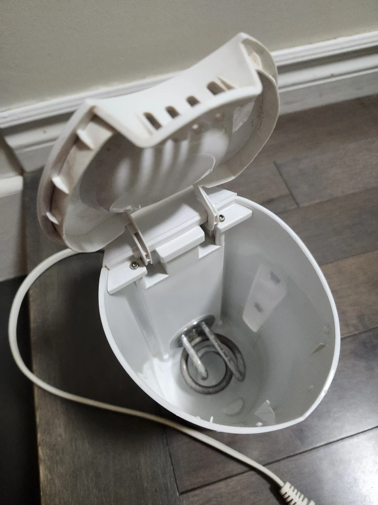 White electric water boiler - photo 3