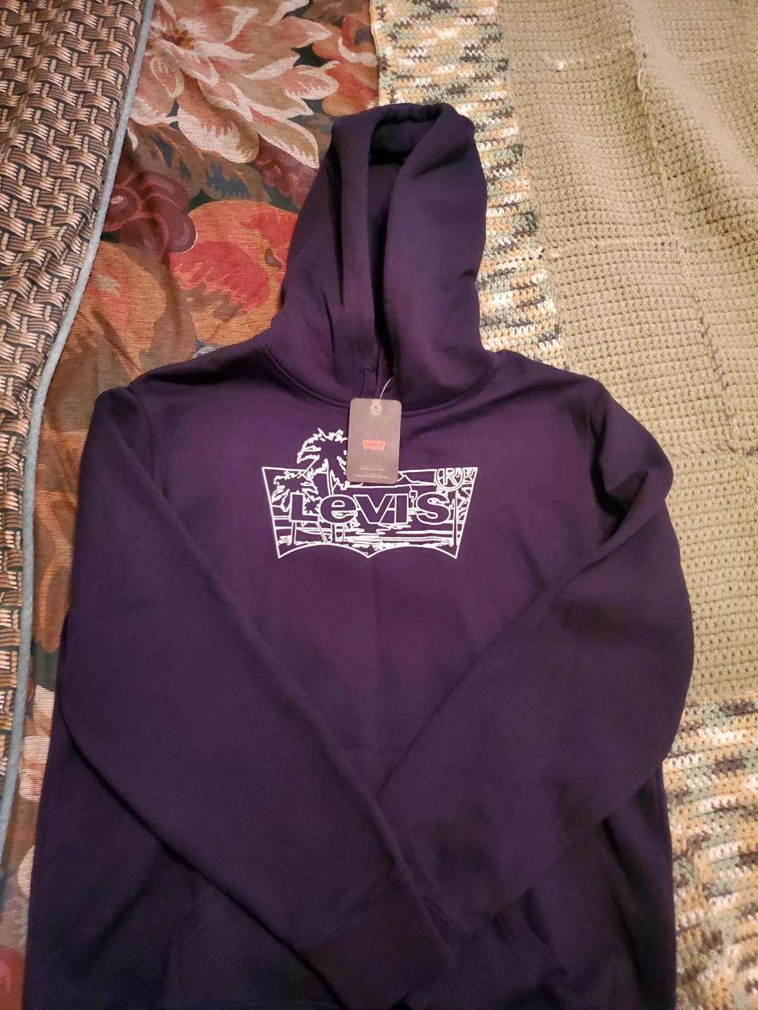 New Levi's Graphic Hoodie - Size L - photo 5