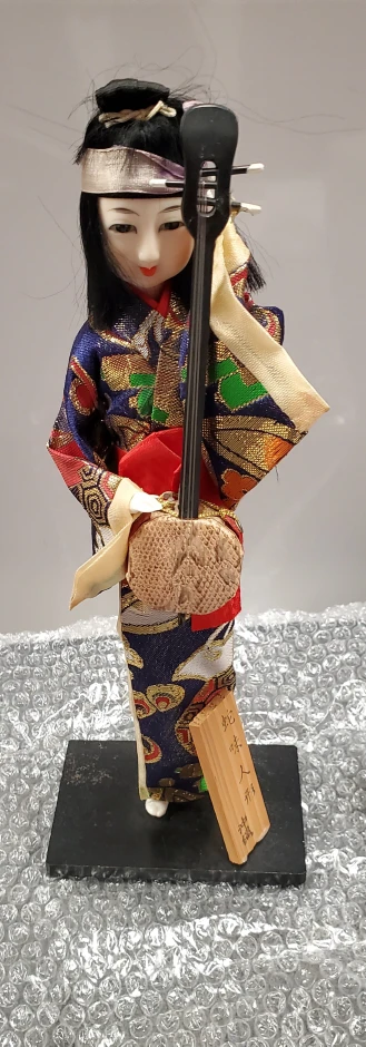 Vintage Japanese Geisha Doll with Shamisen - photo 4