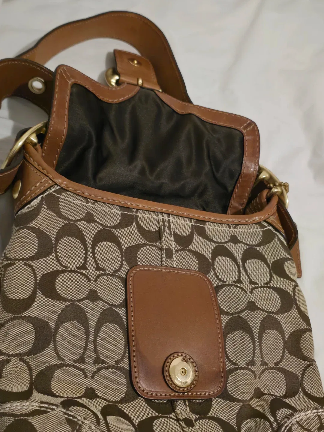 COACH Crossbody Bleecker  Signature Flap Bag image indicator(4)