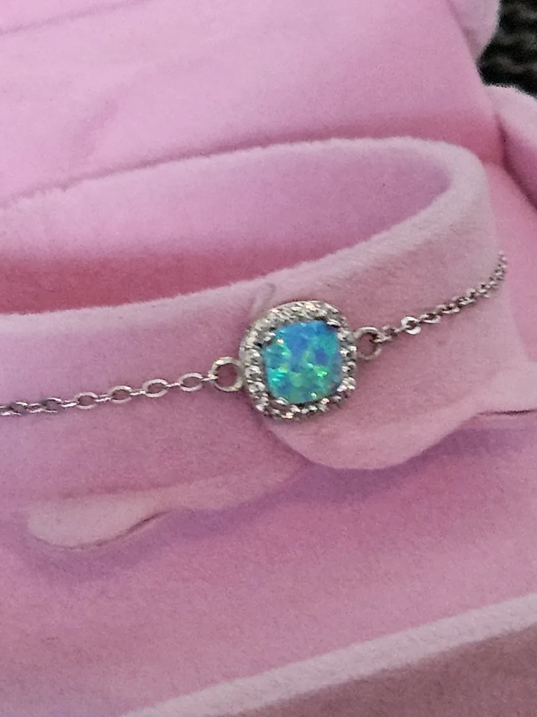 BNIB)Opal  Bracelet with Silver Chain