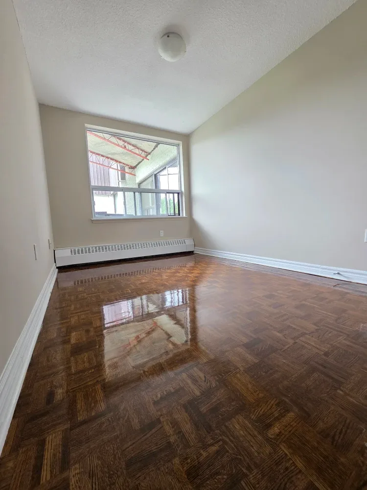 Female Room For Rent