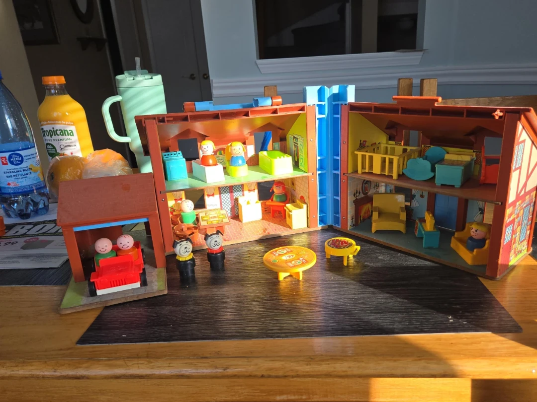 Vintage Fisher-Price Dollhouse with Little People