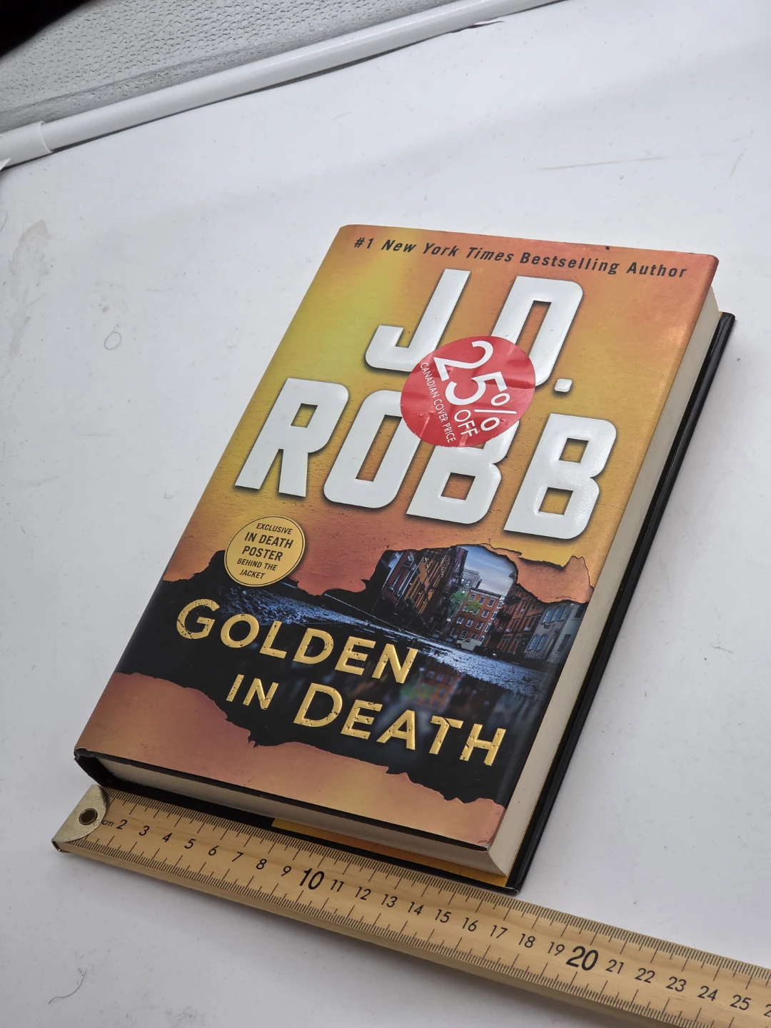 Golden In Death by J.D. Robb - photo 3