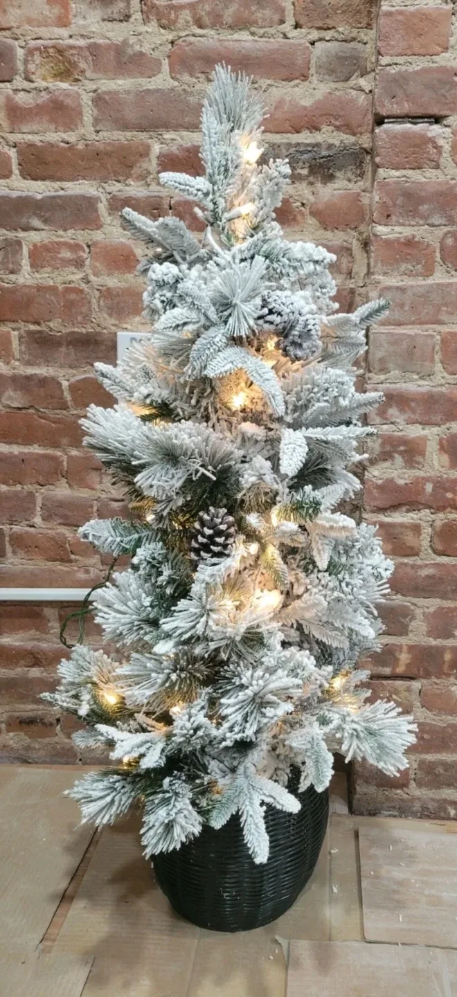 Christmas Tree 41" with Ornaments image indicator(2)