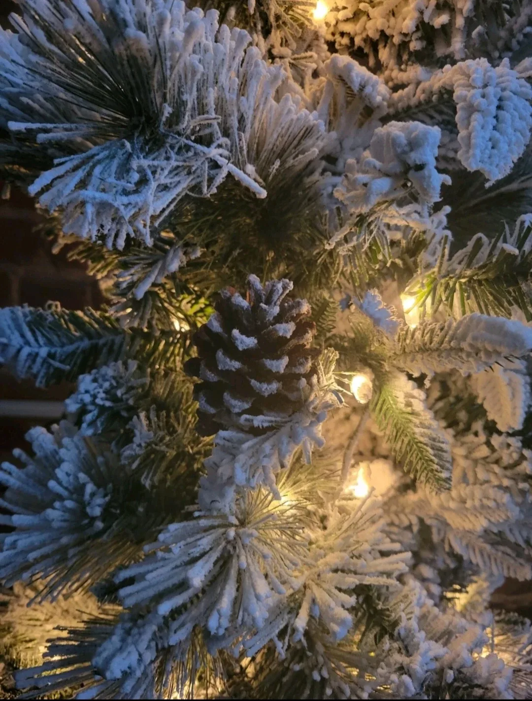 Christmas Tree 41" with Ornaments image indicator(3)