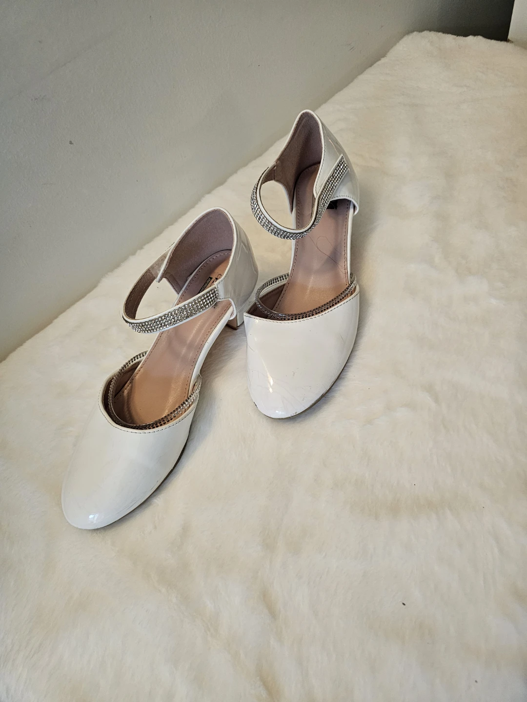 White Dress Shoes with Rhinestone Detail - photo 3