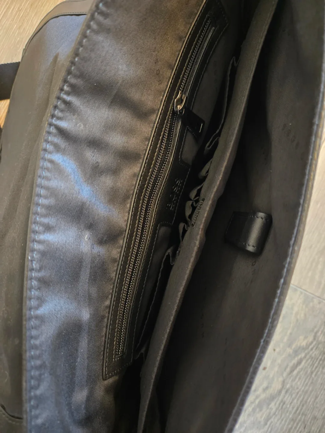 Hugo Boss Black Leather Messenger Bag image indicator(3)