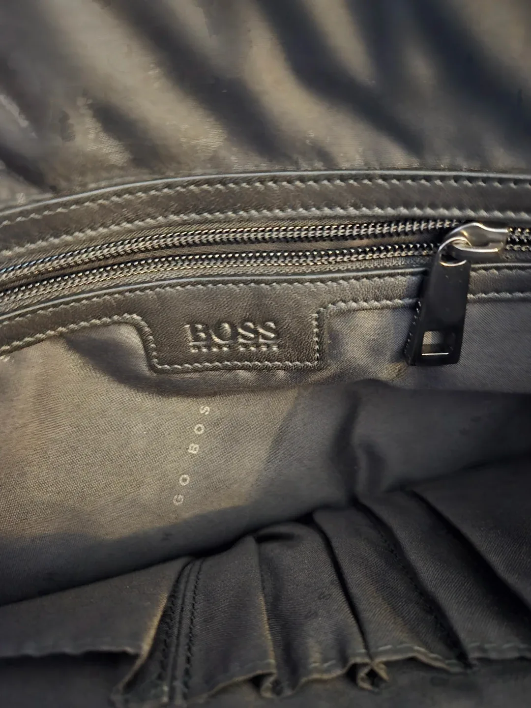 Hugo Boss Black Leather Messenger Bag image indicator(4)