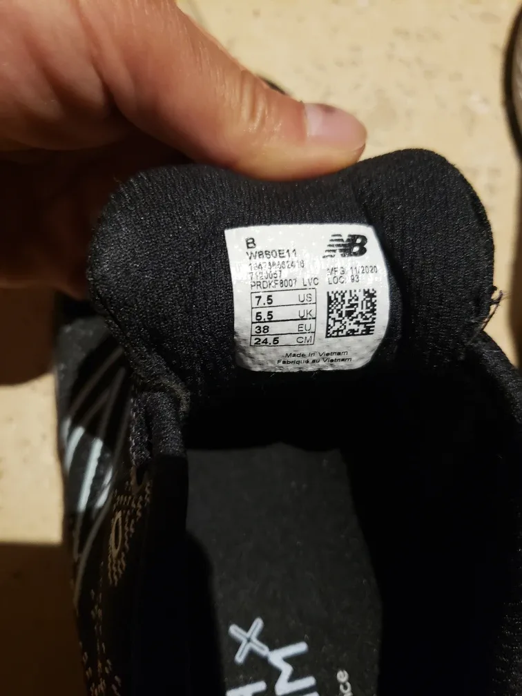 New Balance Fresh Foam 880v11 - Women's US 7.5 image indicator(2)