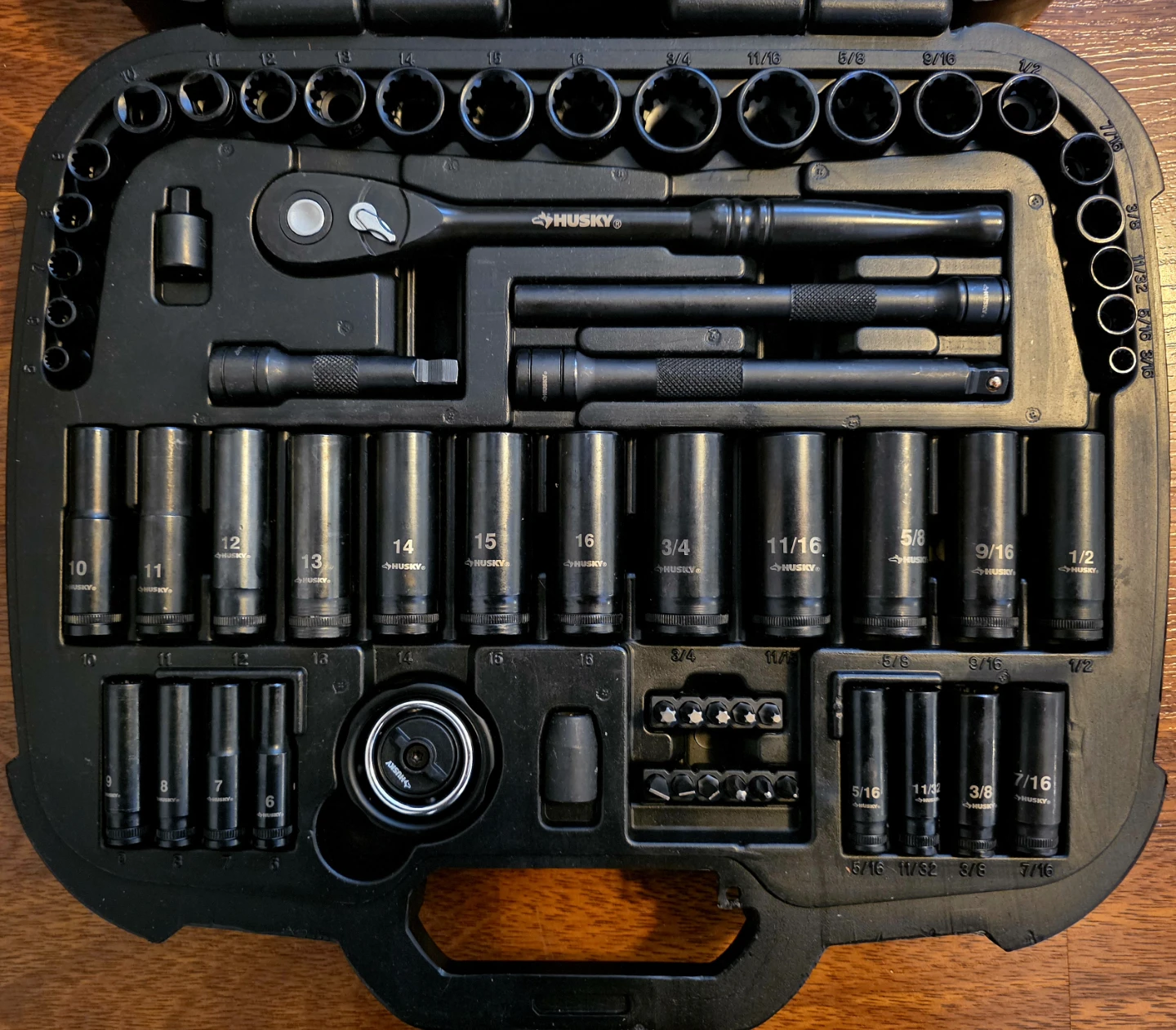 Husky 60-Piece Universal Mechanics Tool Set (H10060MTS) - photo 2