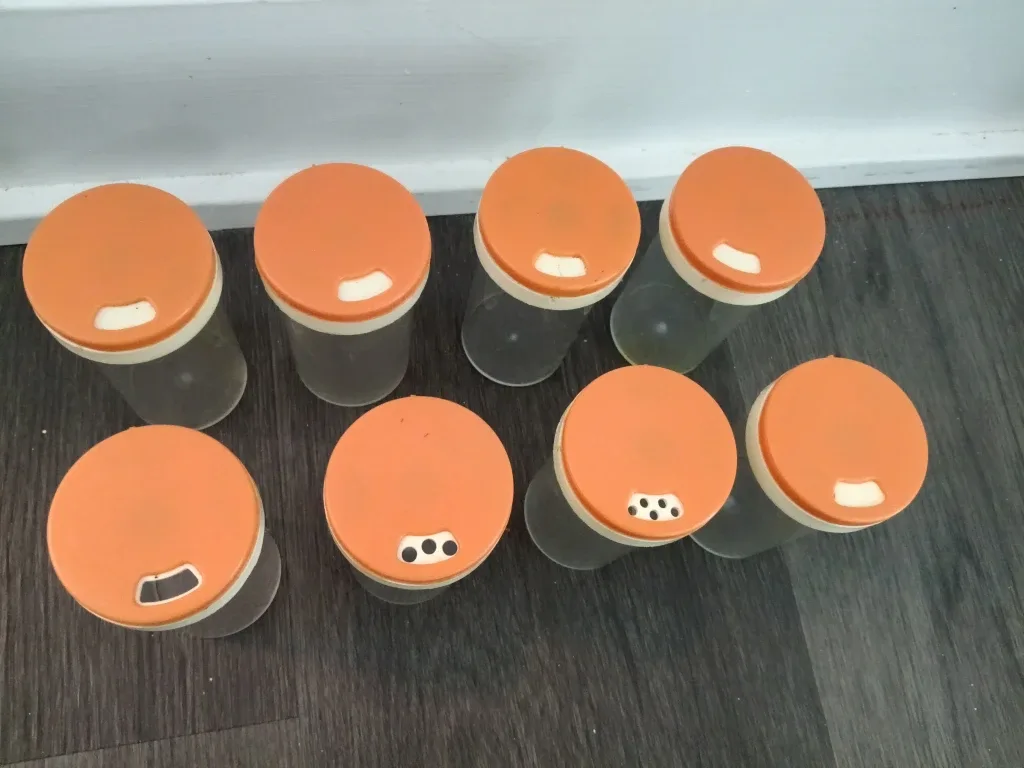 8 Spice Jars image indicator(2)
