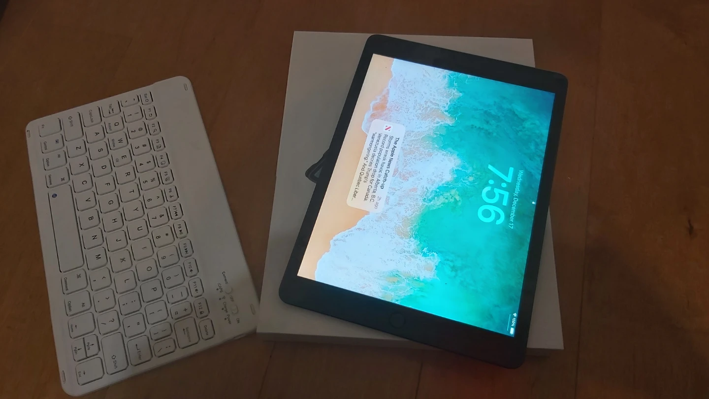 Ipad 9th Generation With Screen protector and Keyboard