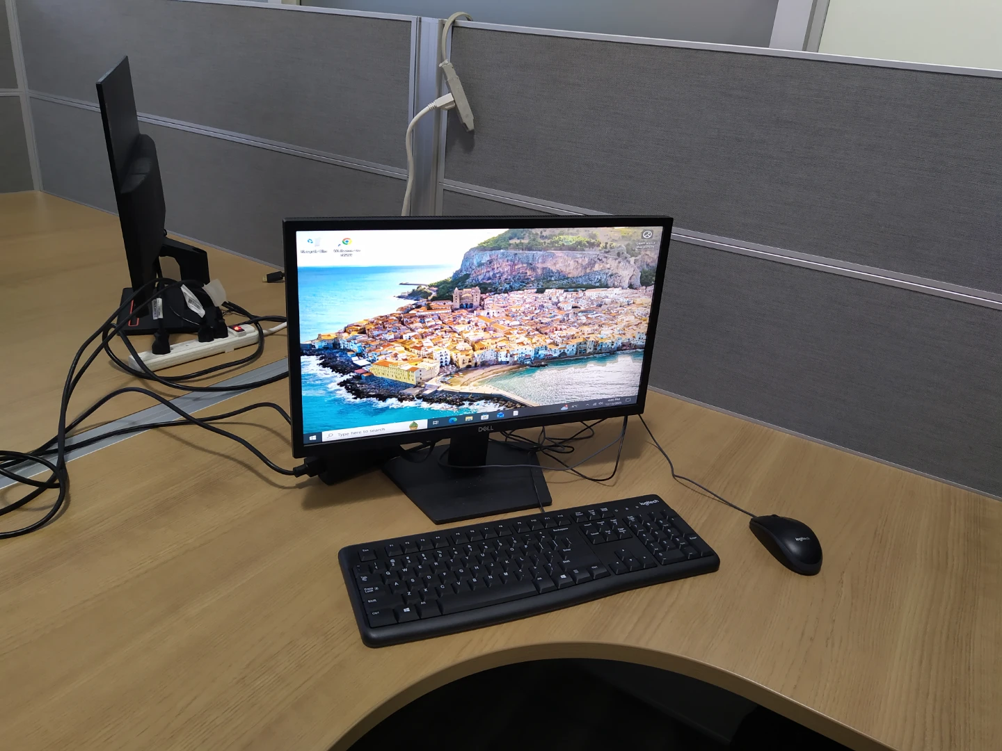 New Mini fanless PC system with 32G DDR4 and 2T NVME