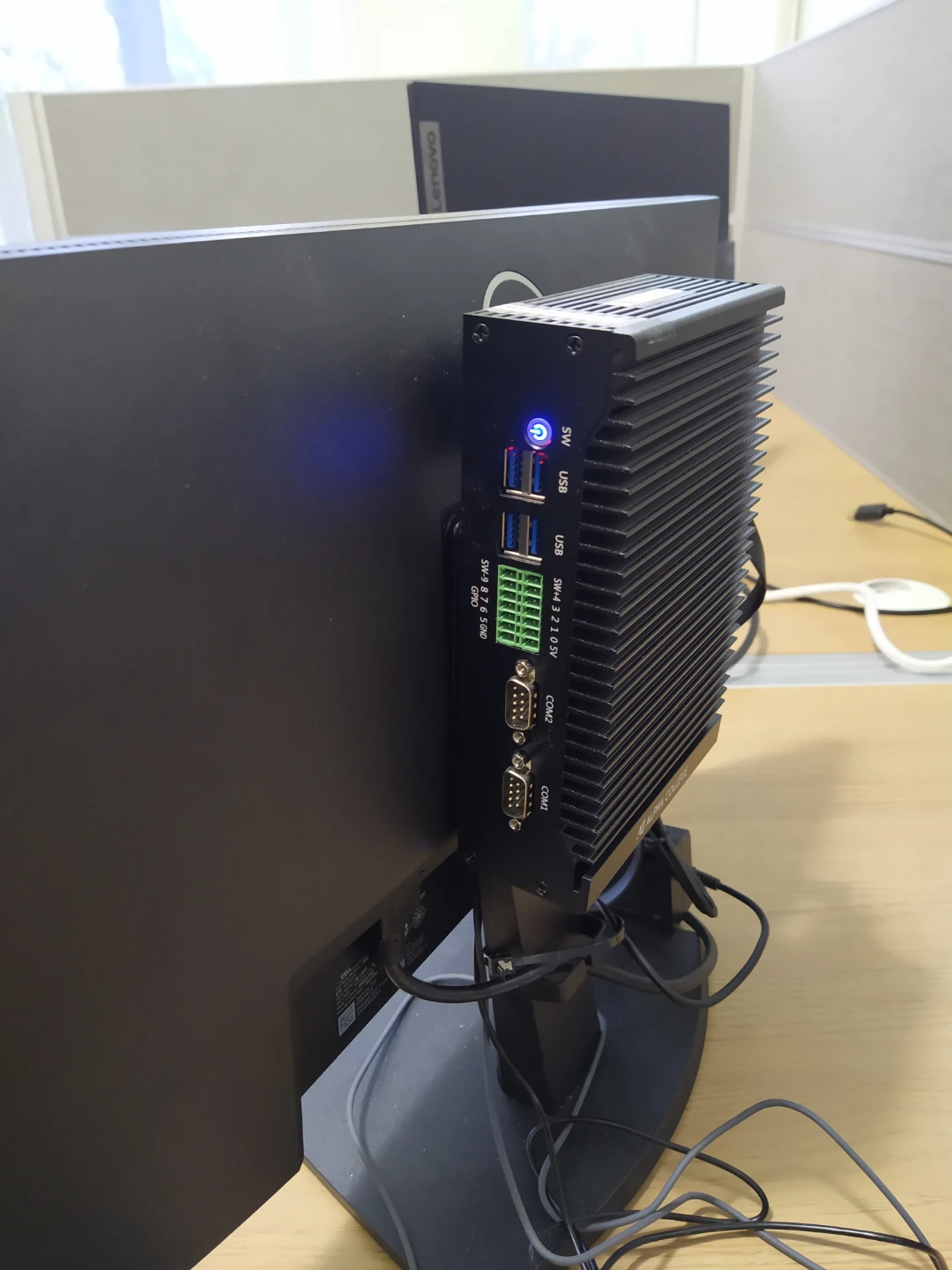 New Mini fanless PC system with 32G DDR4 and 2T NVME - photo 2