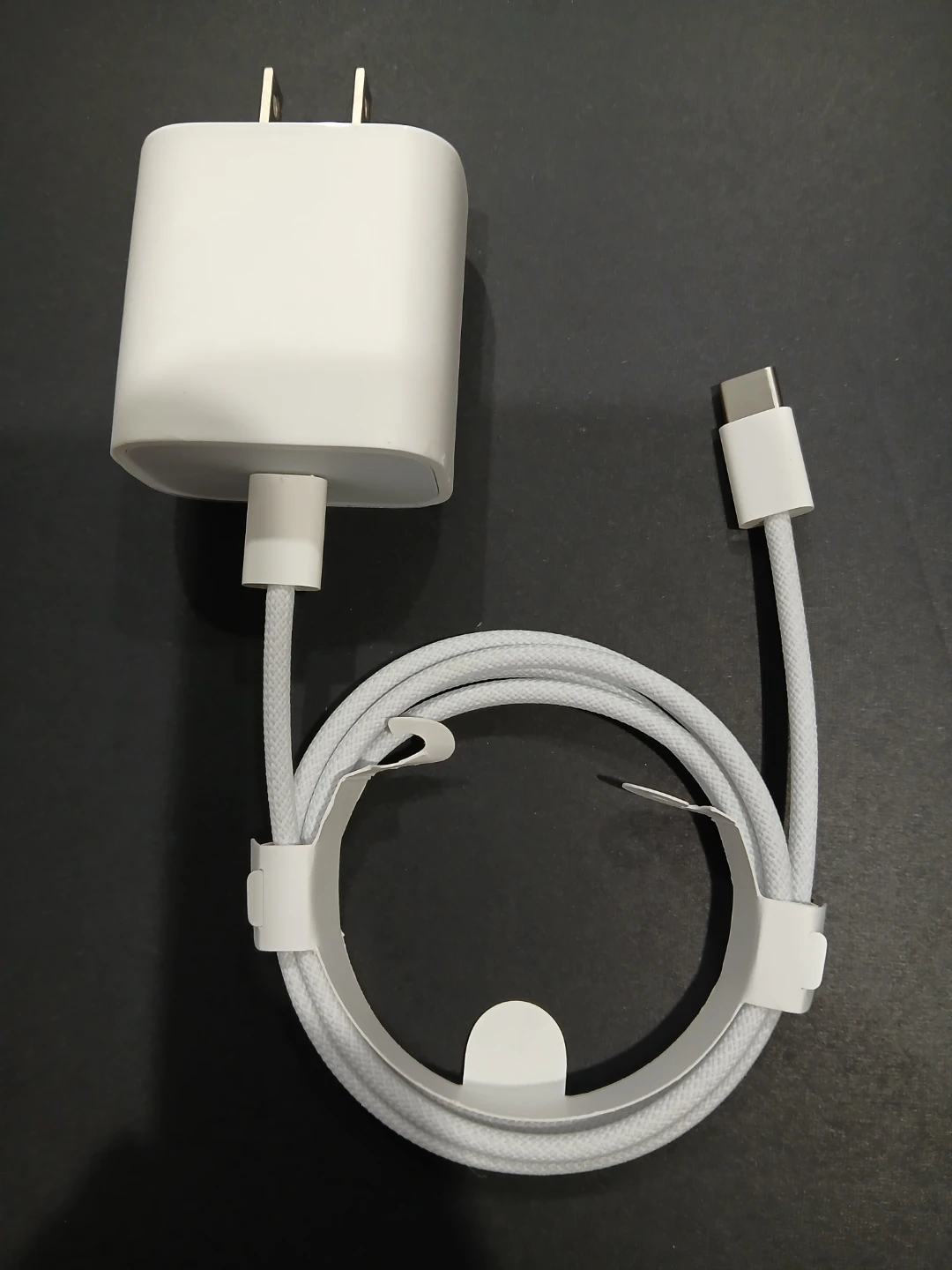 Apple USB-C Power Adapter - photo 2