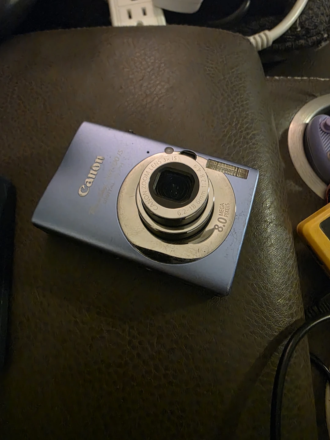 Canon PowerShot SD1100 IS Digital Camera