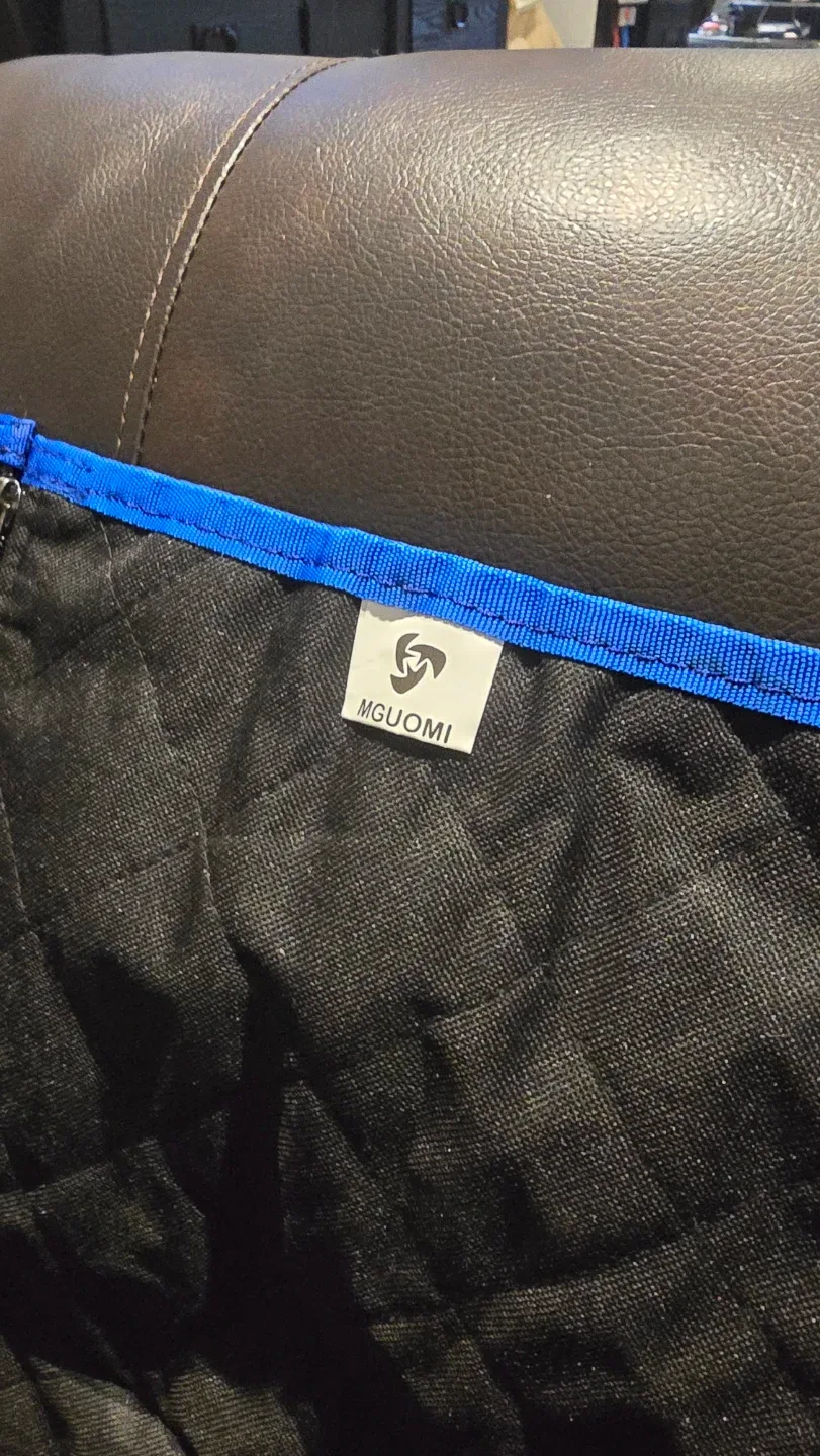 MGUOMI Black Pet Couch/Car Cover - Like New! image indicator(3)