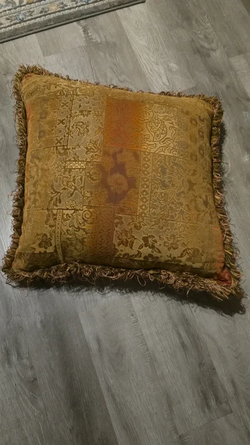 Decorative floor cushions image indicator(2)