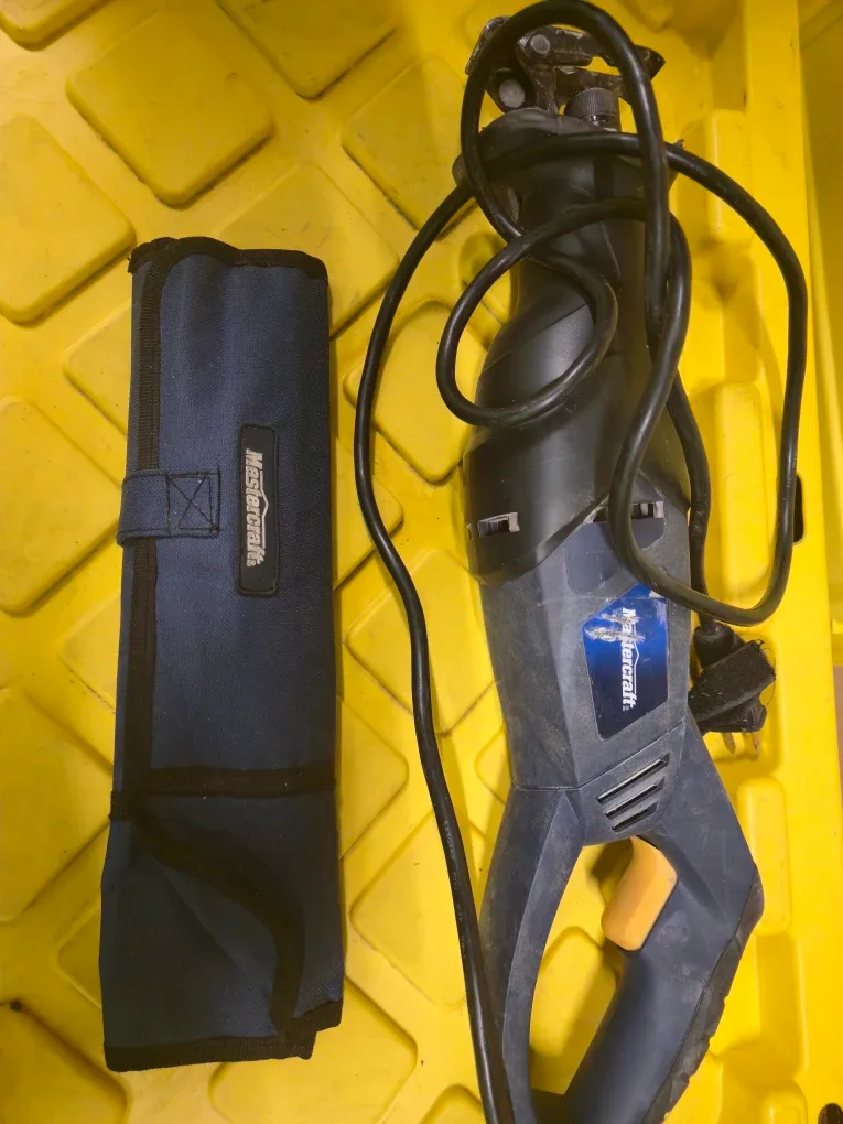 DeWalt Mitre Saw & Porter Cable Circular Saw image indicator(4)