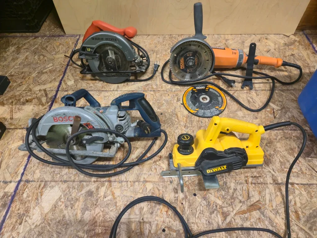 DeWalt Mitre Saw & Porter Cable Circular Saw image indicator(5)