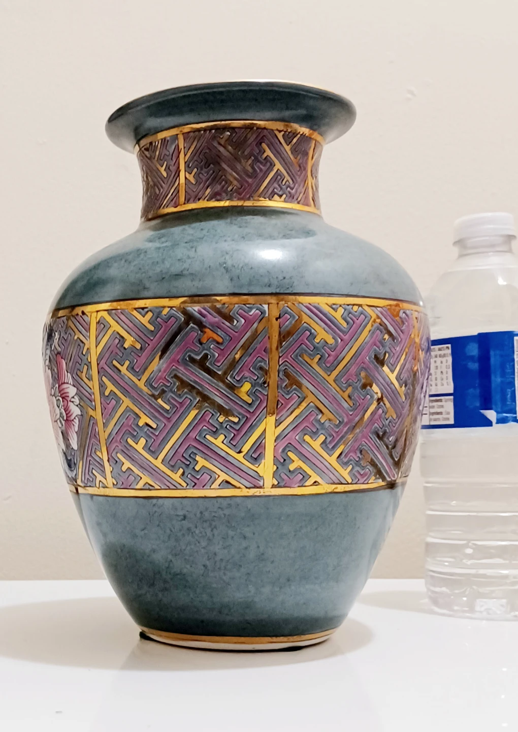 Elegant Macau Floral Hand Painted Chinese Vase - photo 2