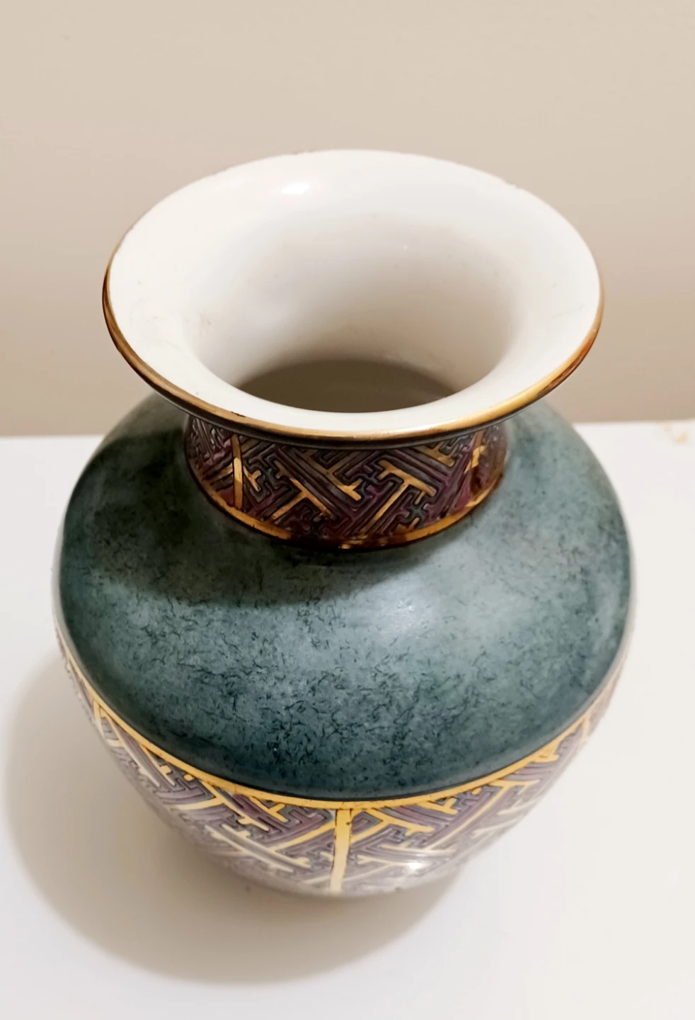Elegant Macau Floral Hand Painted Chinese Vase - photo 4