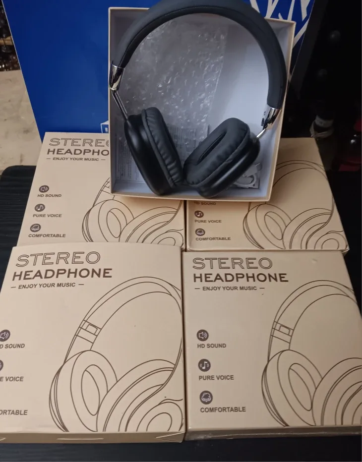 Stereo Sound Wireless Headphones (EACH)