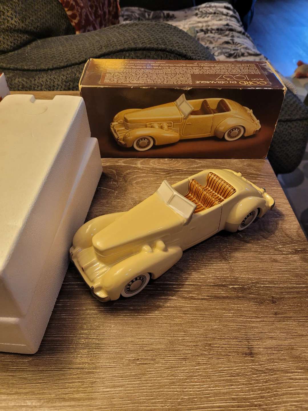 Avon 1937 Cord Ceramic Car