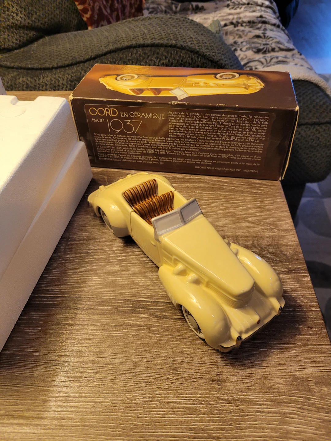 Avon 1937 Cord Ceramic Car - photo 2