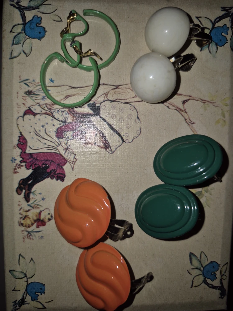 Vintage Clip-On Earrings - Mixed Styles - photo 3
