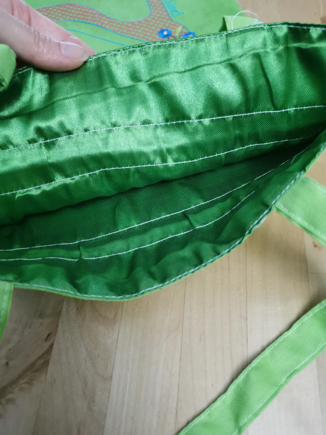 Green Tote Bag with Shoe Design - photo 4