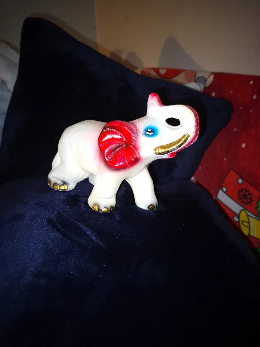 #cleanout Vintage Elephant Coin Bank image indicator(2)